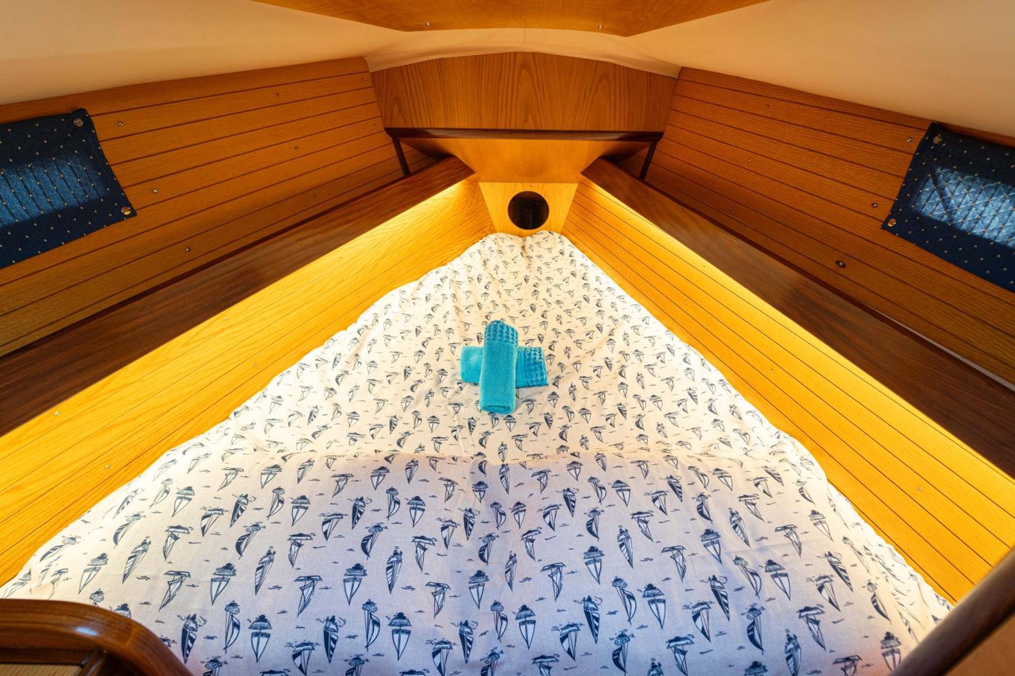 Fortuna In Boat Hotel Марина ди Камерота Екстериор снимка